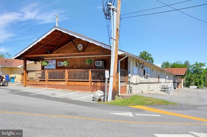 River Bend office and ranger station