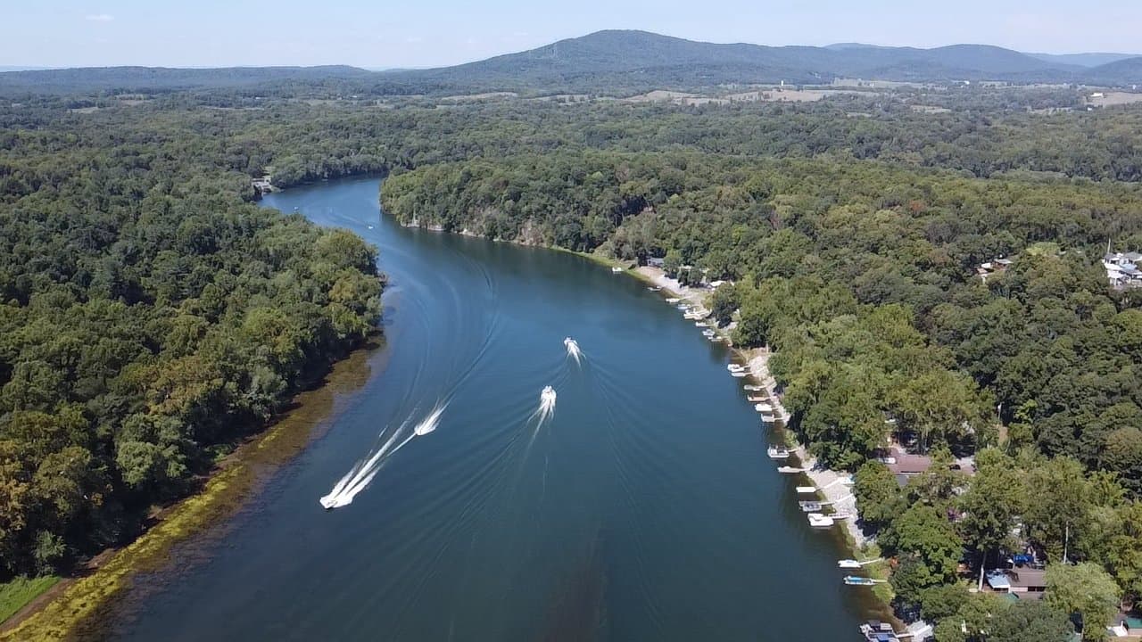 Boats on the Potomac River at River Bend
